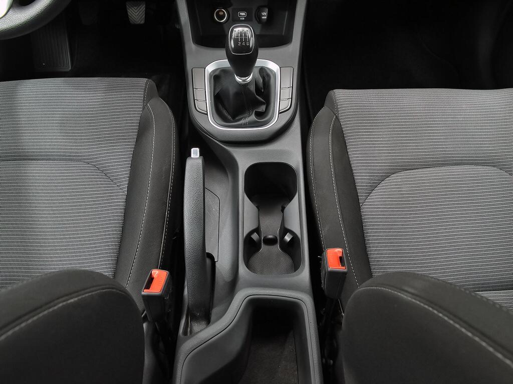 Hyundai i30 1.5 DPI Essence 22