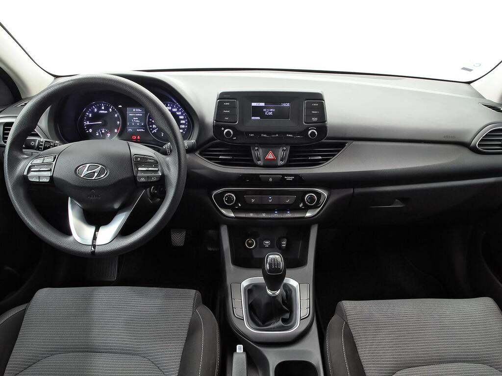 Hyundai i30 1.5 DPI Essence 7