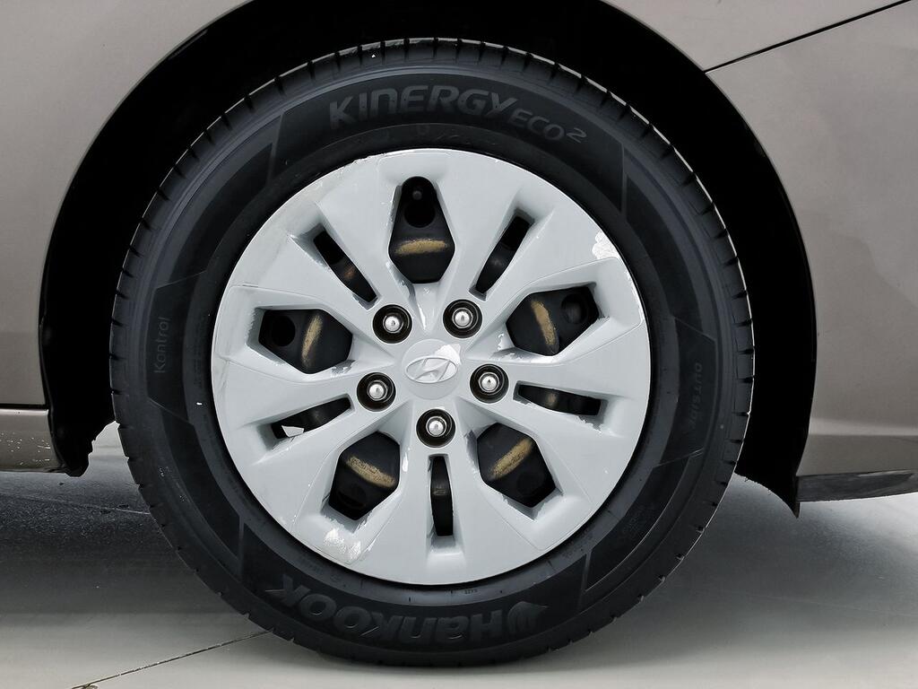 Hyundai i30 1.5 DPI Essence 11