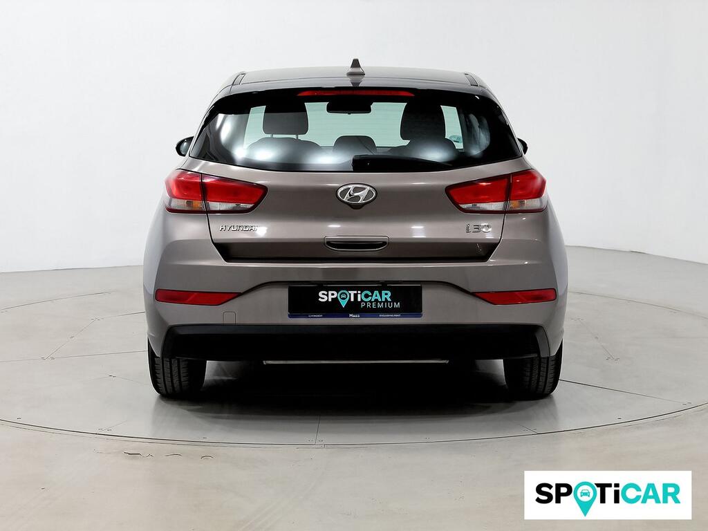 Hyundai i30 1.5 DPI Essence 6