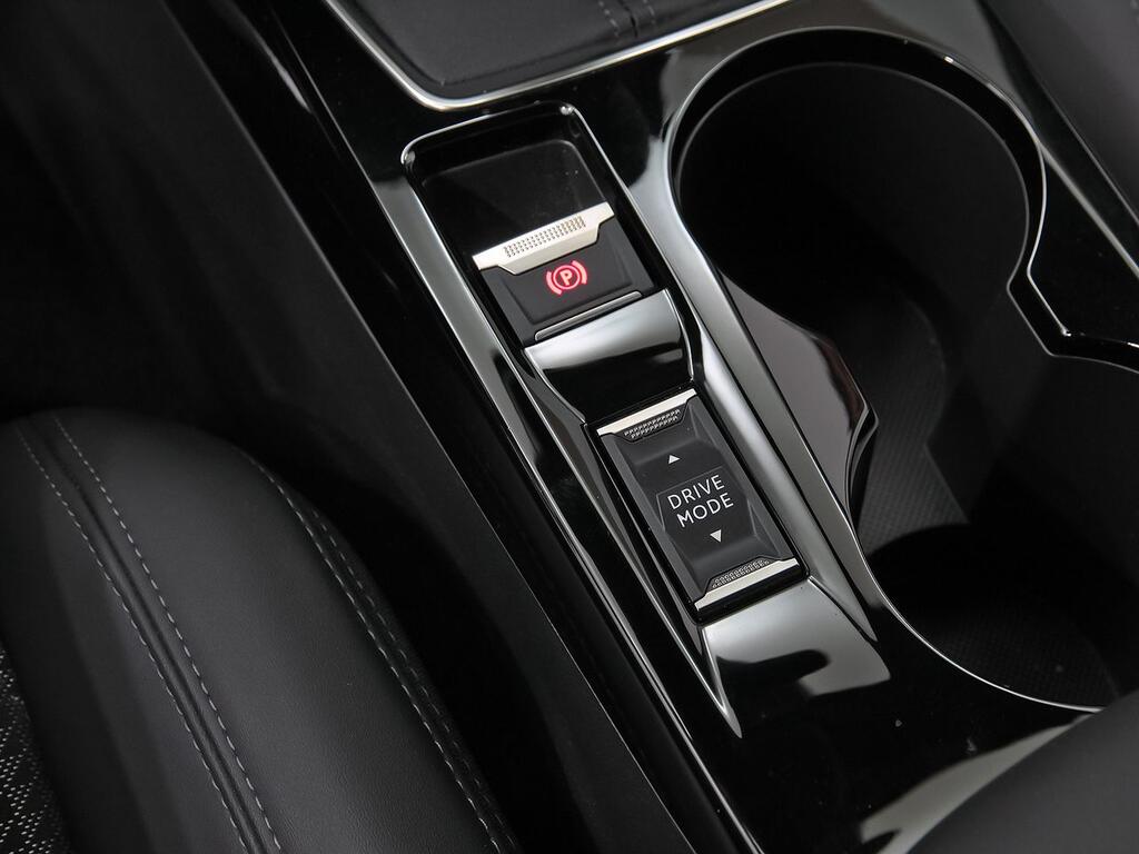 Peugeot 2008 GT Puretech 130 S&S 6 Vel. MAN 30