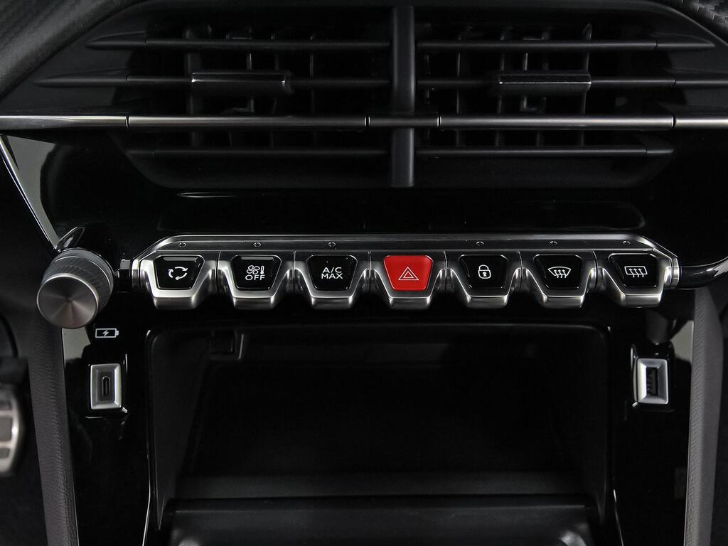 Peugeot 2008 GT Puretech 130 S&S 6 Vel. MAN 29