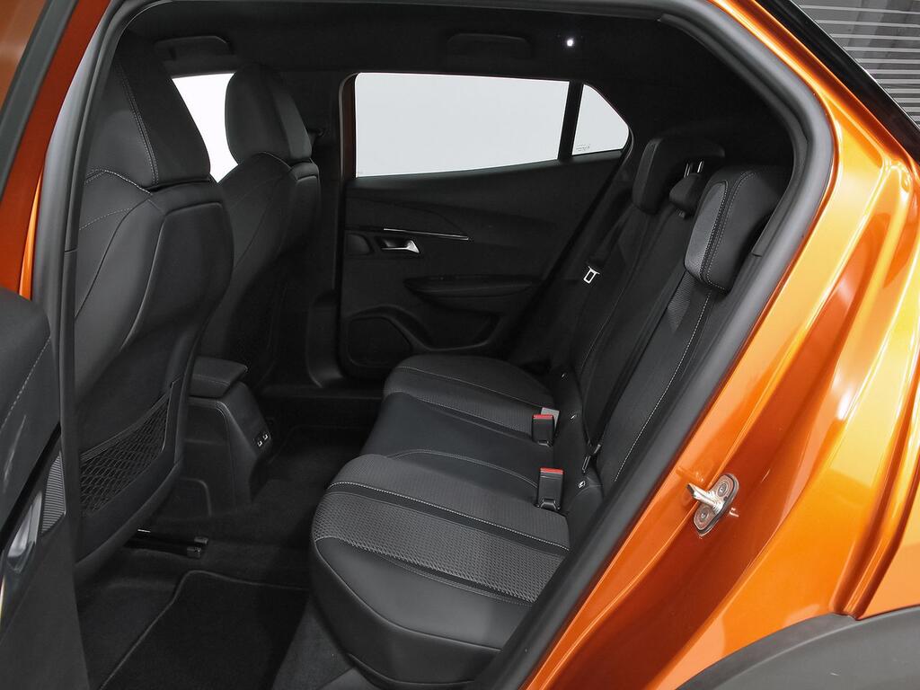 Peugeot 2008 GT Puretech 130 S&S 6 Vel. MAN 9