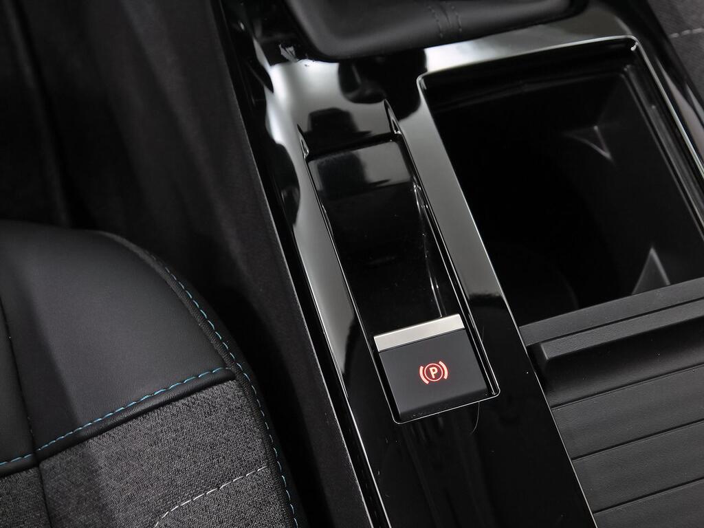 Citroën C4 PureTech 130 S&S 6v Plus 29