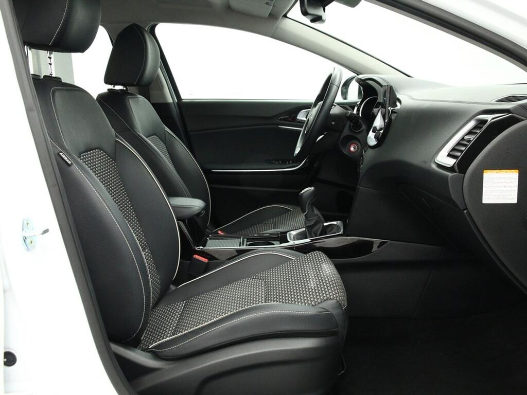 Kia XCeed 1.6 MHEV iMT Drive 100kW (136CV) 7