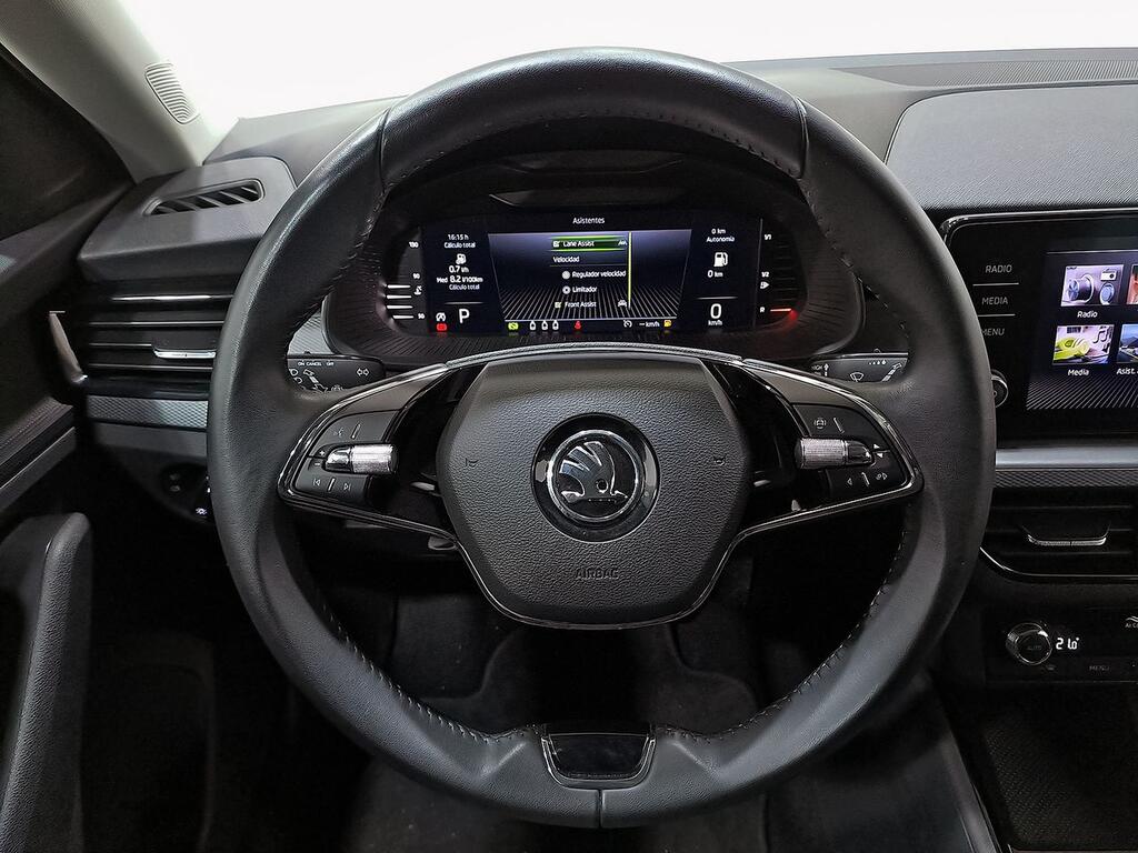 Skoda Scala 1.0 TSI 81KW (110 CV) DSG Ambitio 17