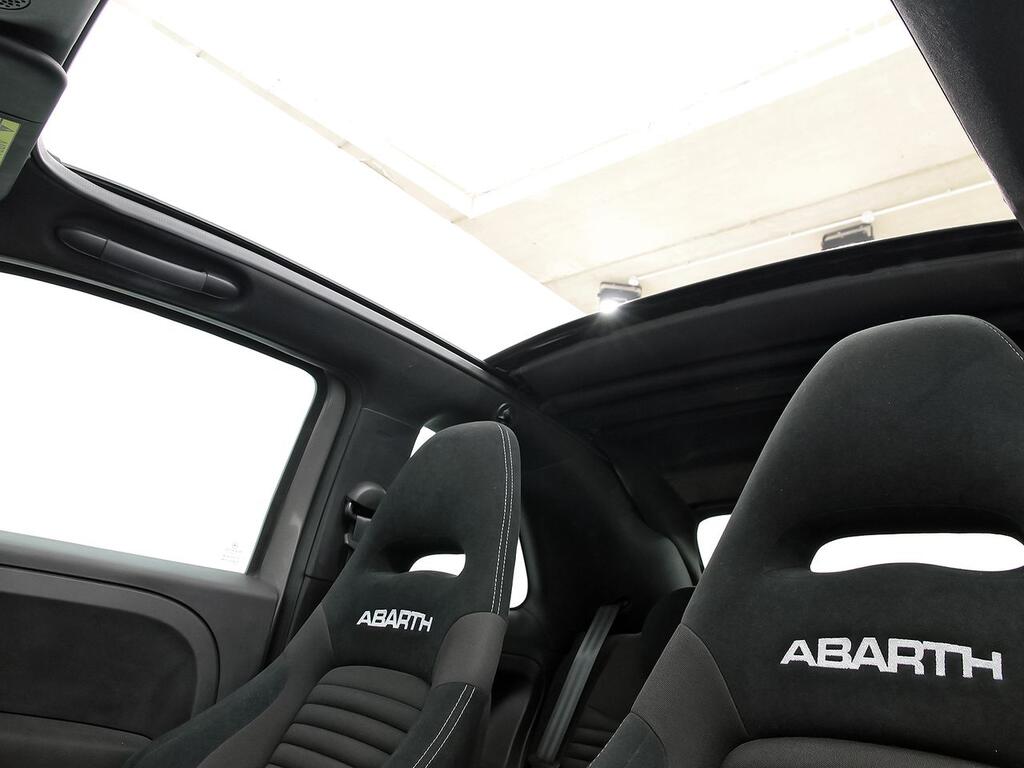 Abarth 500 695C 1.4 16v T-Jet 132kW (180 CV) 27