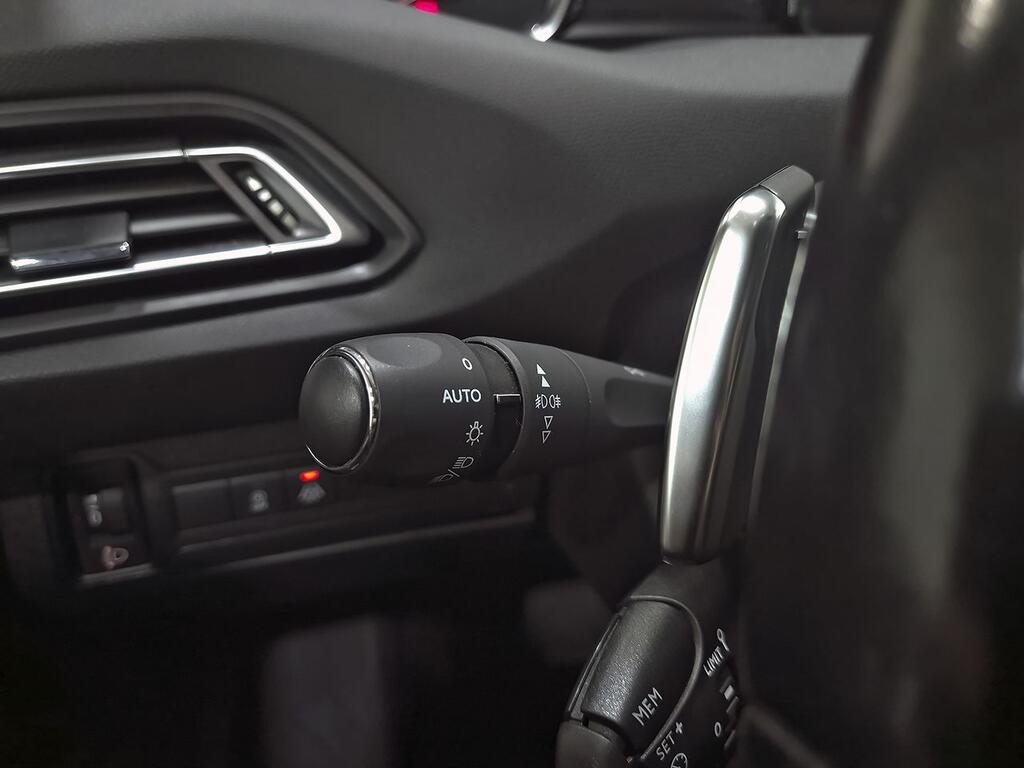 Peugeot 308 5p Allure 1.2 PureTech 96KW (130CV) EAT8 14