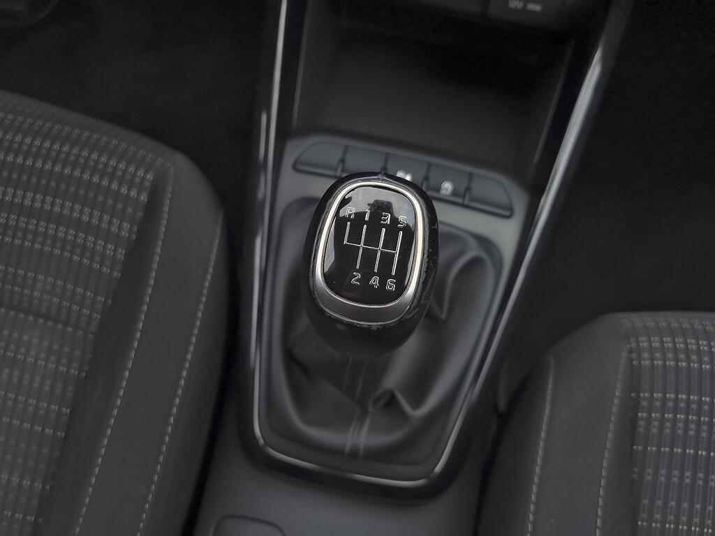 Kia Stonic 1.0 T-GDi 88kW (120CV) Drive 26