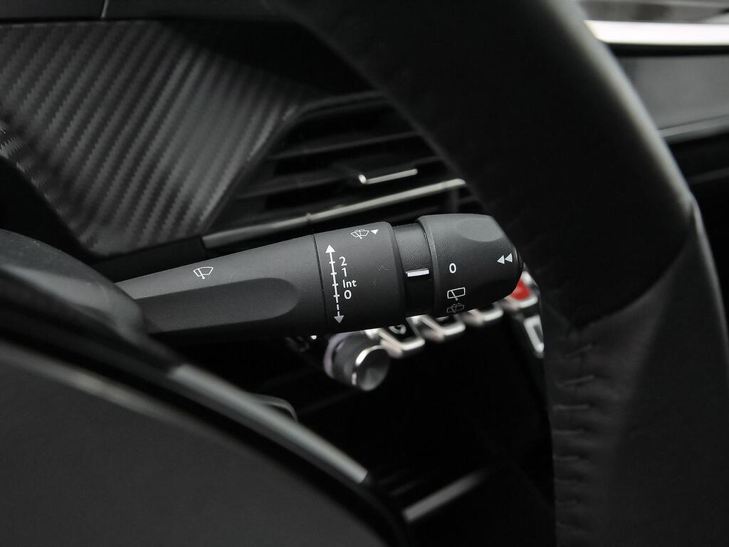 Peugeot 208 Active Puretech 100 18