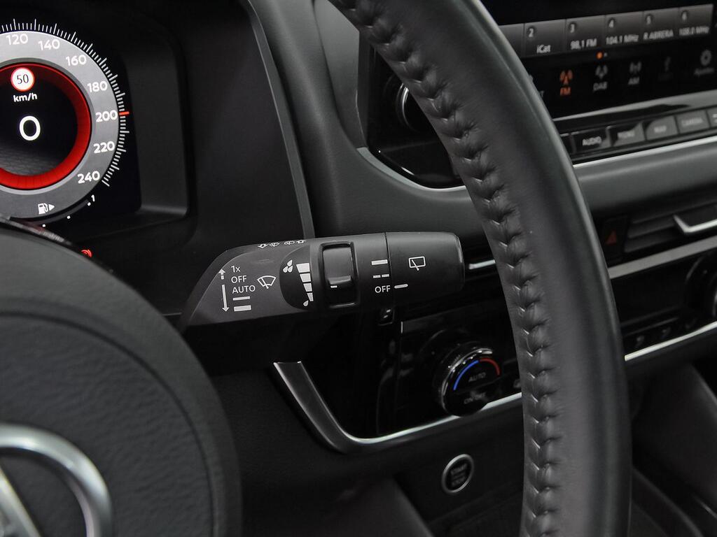 Nissan Qashqai DIG-T 103kW mHEV 4x2 Premiere Edition 16