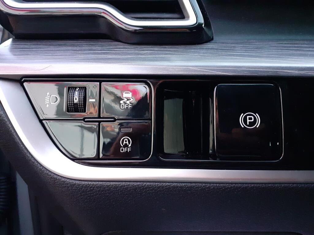 Kia Sportage 1.6 T-GDi MHEV 180CV Tech 4x4 DCT 16