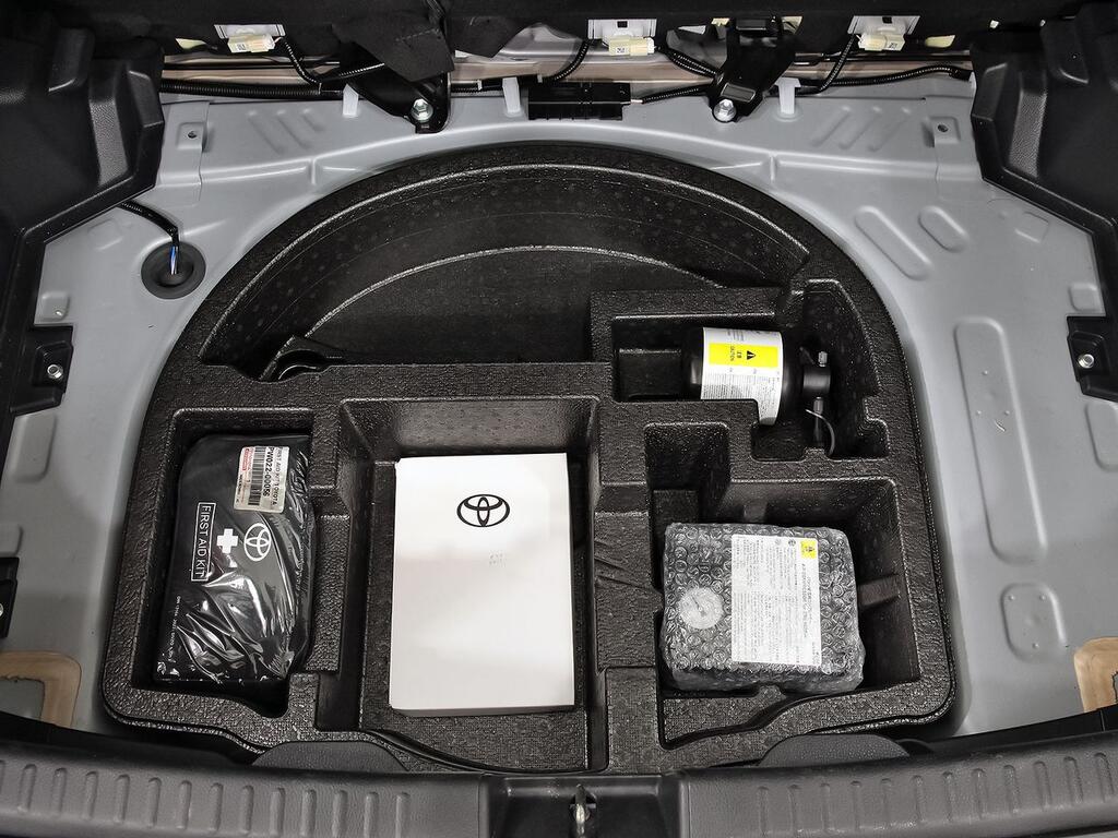 Toyota Yaris 1.5 120H Active Plus 29