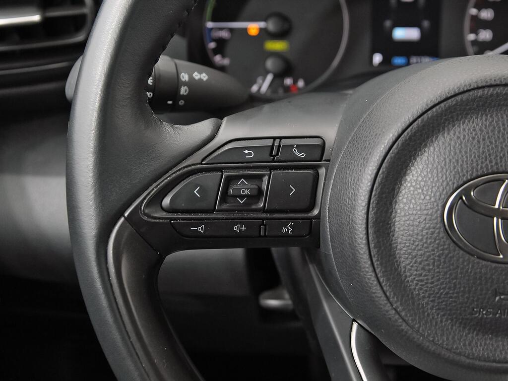 Toyota Yaris 1.5 120H Active Plus 17