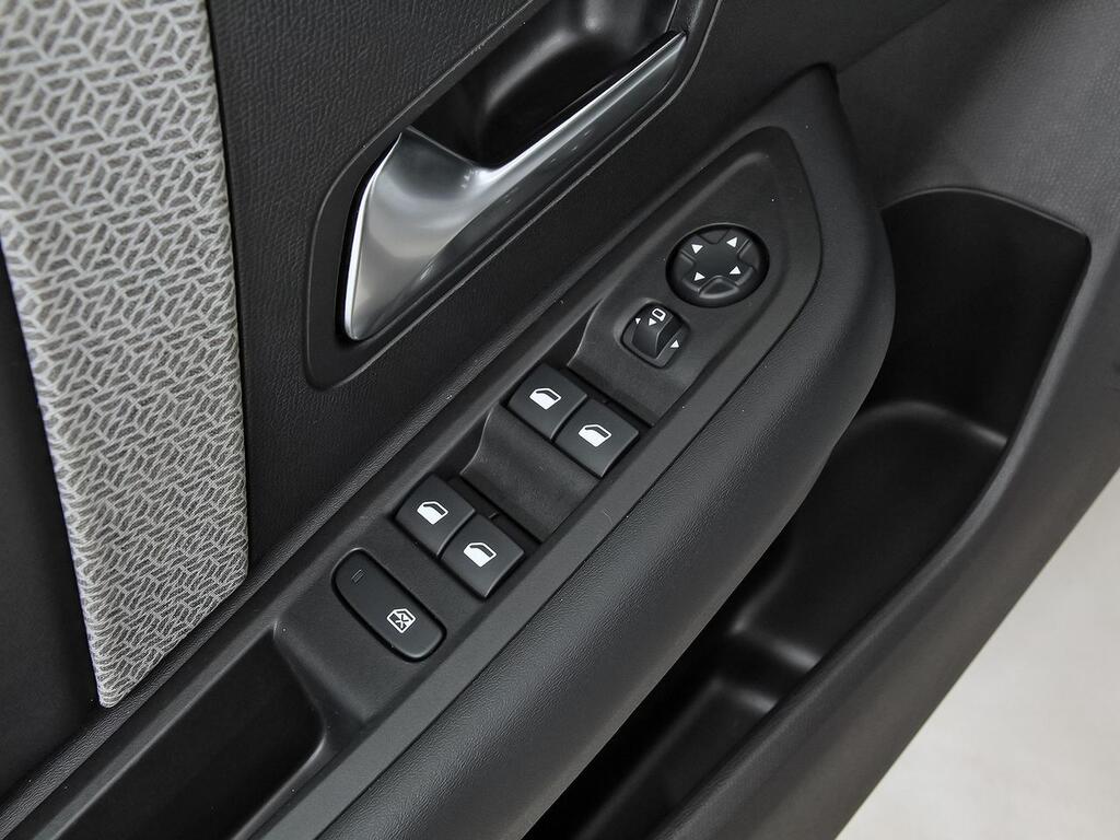 Citroën C4 X Hybrid 136 e-DCS6 Plus 13