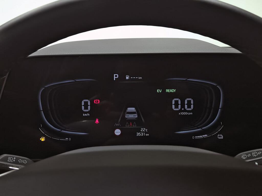 Kia Niro 1.6 GDi HEV 104kW (141CV) Concept 13