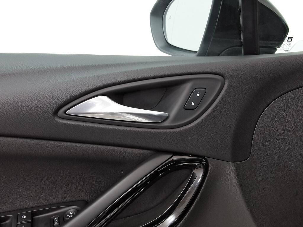 Opel Astra 1.2T SHR 107kW (145CV) Ultimate 14