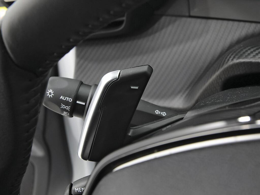 Peugeot 208 Allure HYBRID 100 eDCS6 15