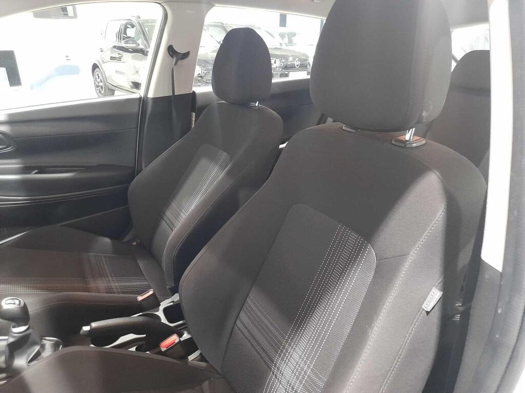 Hyundai Bayon 1.2 MPI Essence 11