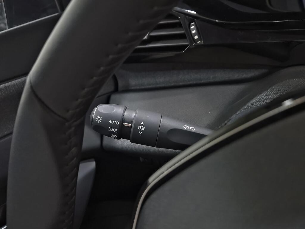 Peugeot 308 5P Allure Hybrid MHEV 136 e-DCS6 14