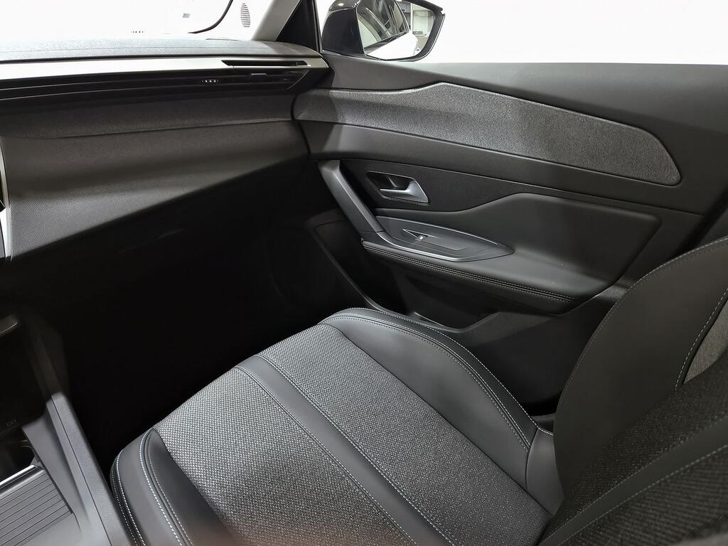 Peugeot 308 5P Allure Hybrid MHEV 136 e-DCS6 31