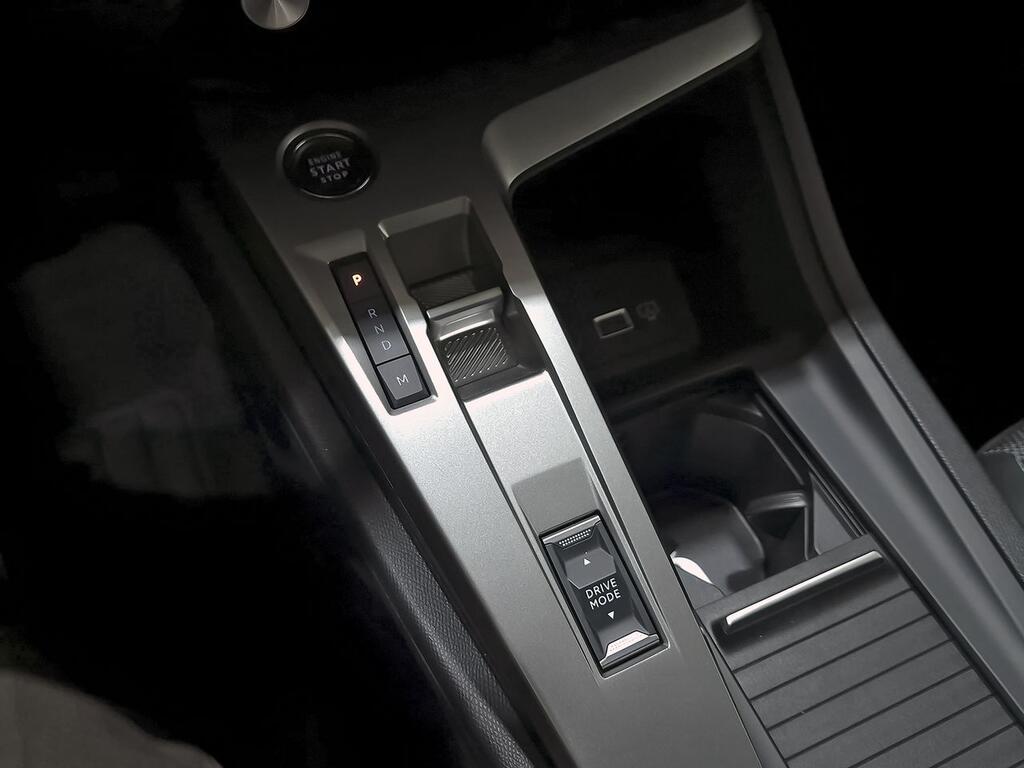 Peugeot 308 5P Allure Hybrid MHEV 136 e-DCS6 28