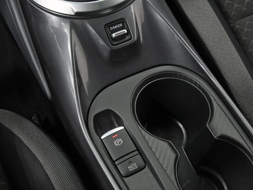 Nissan Juke DIG-T 84 kW (114 CV) 6M/T N-Connecta 29