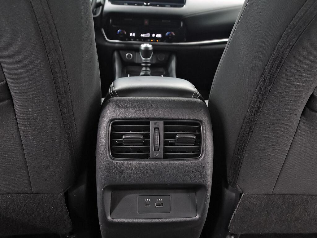 Nissan Qashqai DIG-T 103kW N-Connecta 31