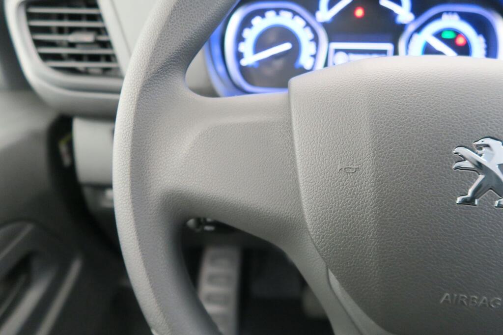 Peugeot Expert -E FG STANDARD BATERIA 50 KWH 136CV 4P 13