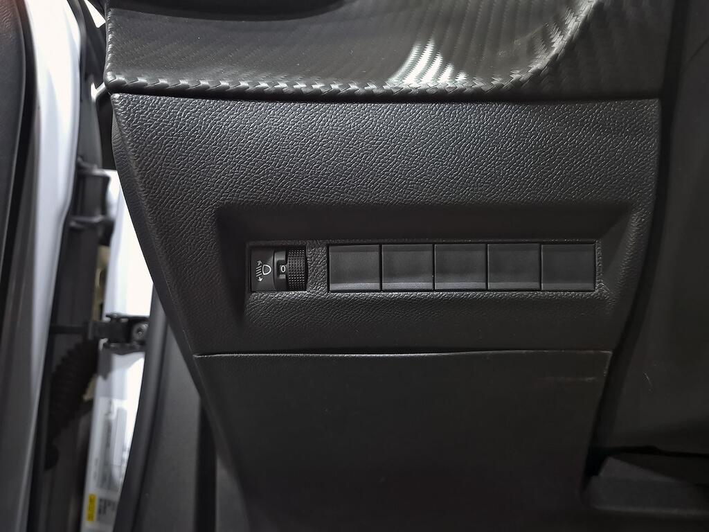 Peugeot 2008 Allure Puretech 100 S&S 6 Vel. MAN 12