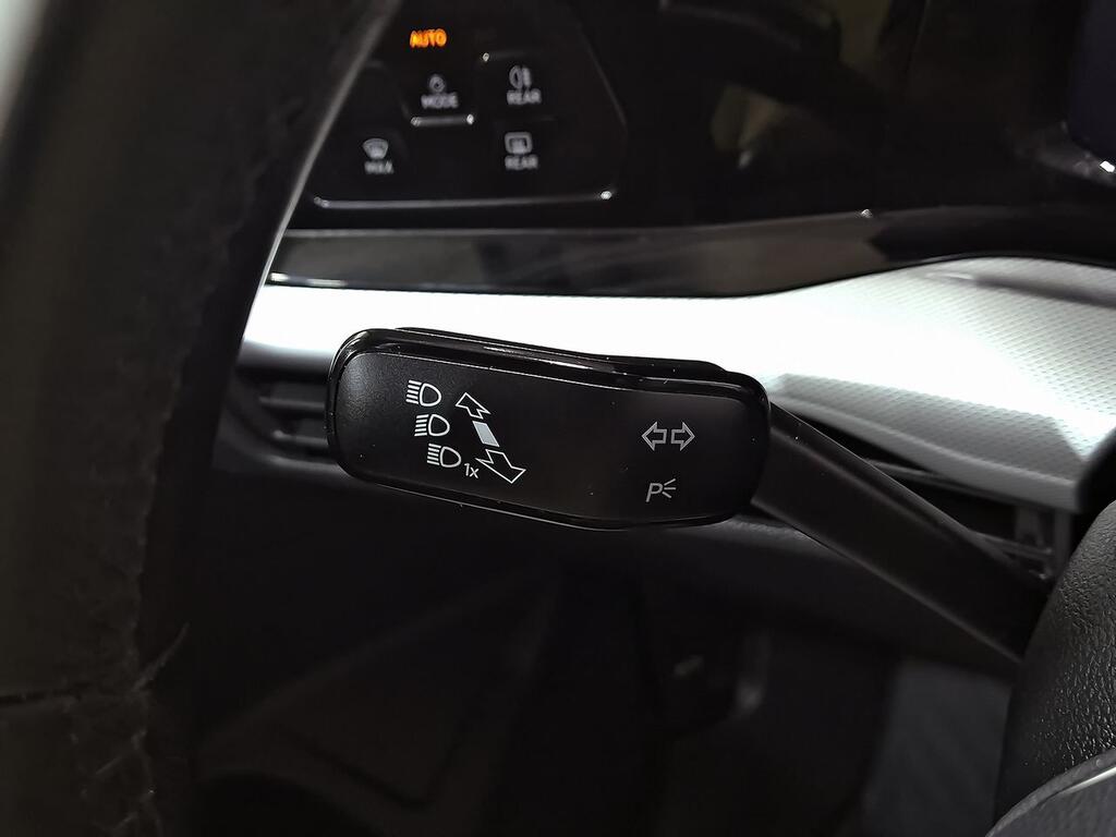 Volkswagen Golf 2.0 TDI 85kW (115CV) 14