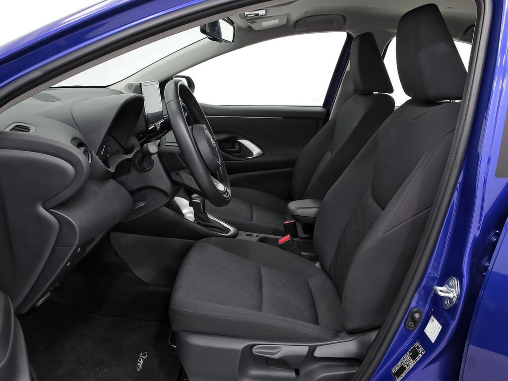 Toyota Yaris 1.5 120H Active Plus 8