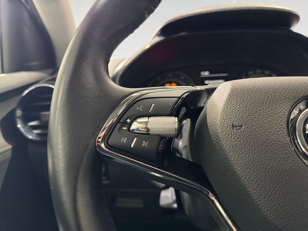 Skoda Fabia 1.0 TSI 70KW (95CV) Active 9