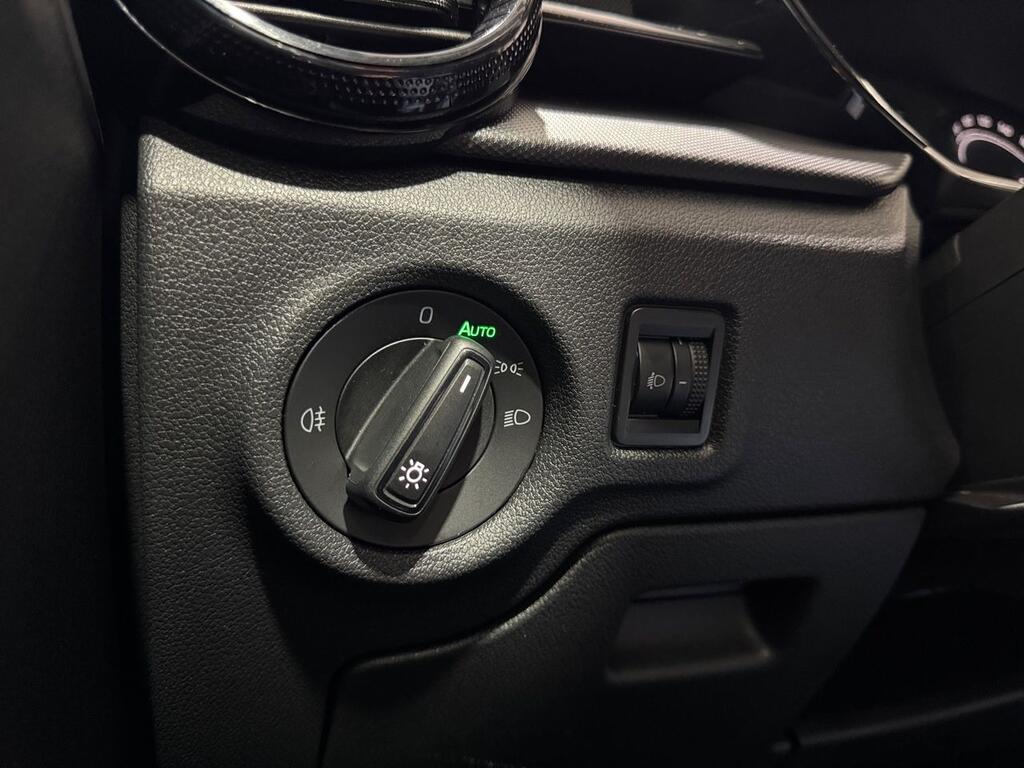 Skoda Fabia 1.0 TSI 70KW (95CV) Active 14