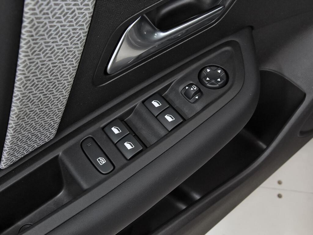 Citroën C4 PureTech 130 S&S 6v Plus 13