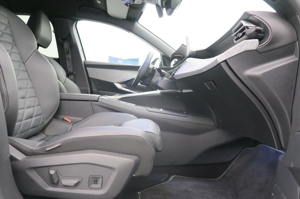 Peugeot 3008 GT Eléctrico 157kW 15