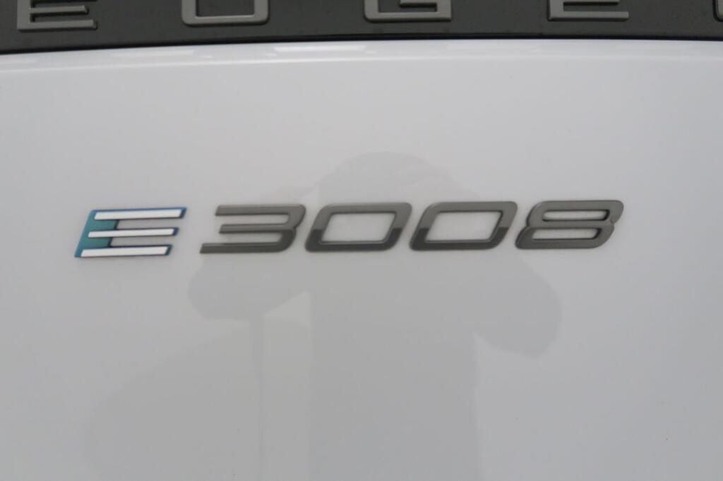 Peugeot 3008 GT Eléctrico 157kW 21