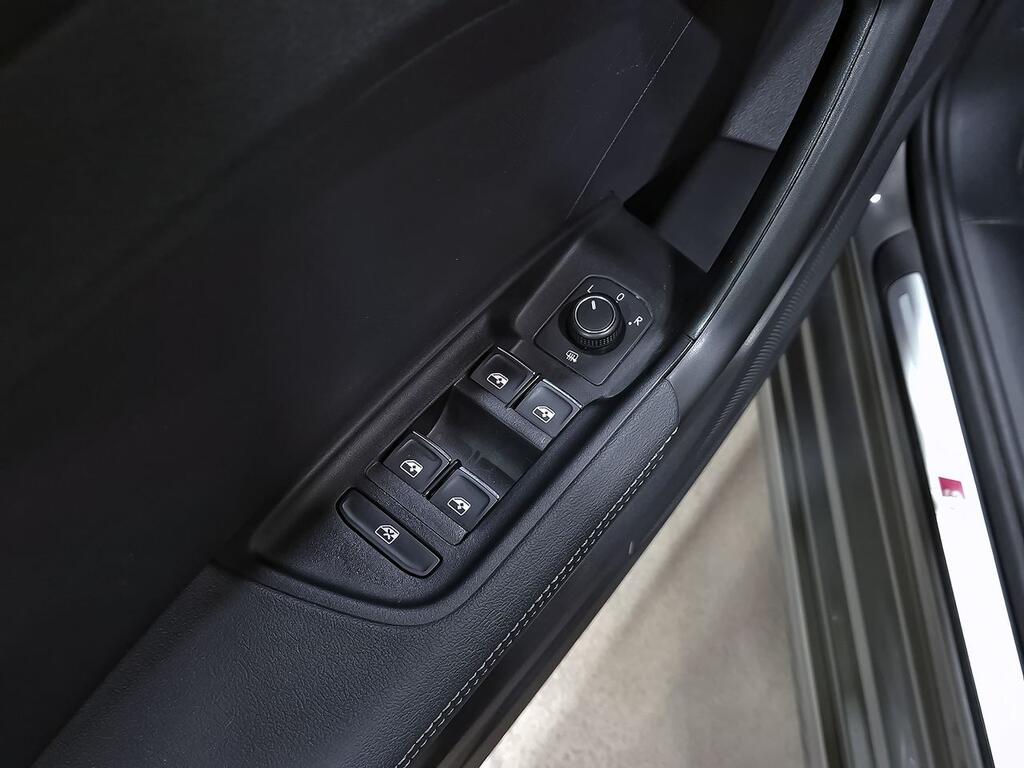 Audi A1 Sportback Adrenalin 30 TFSI 81kW S tron 11