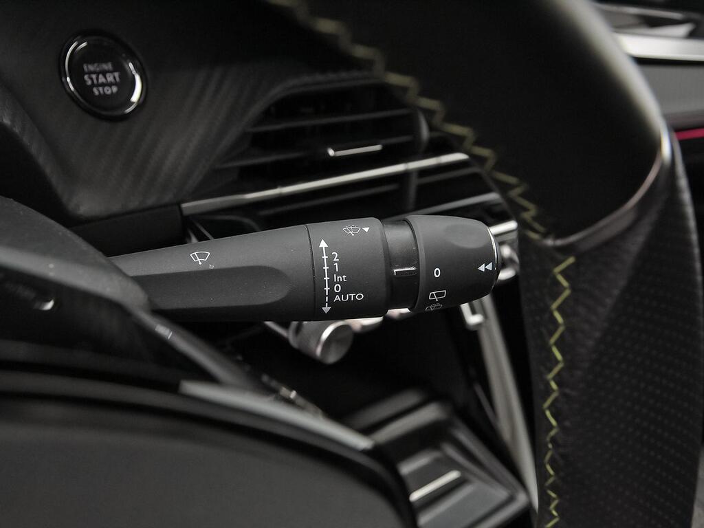 Peugeot 2008 GT Puretech 130 S&S 6 Vel. MAN 18