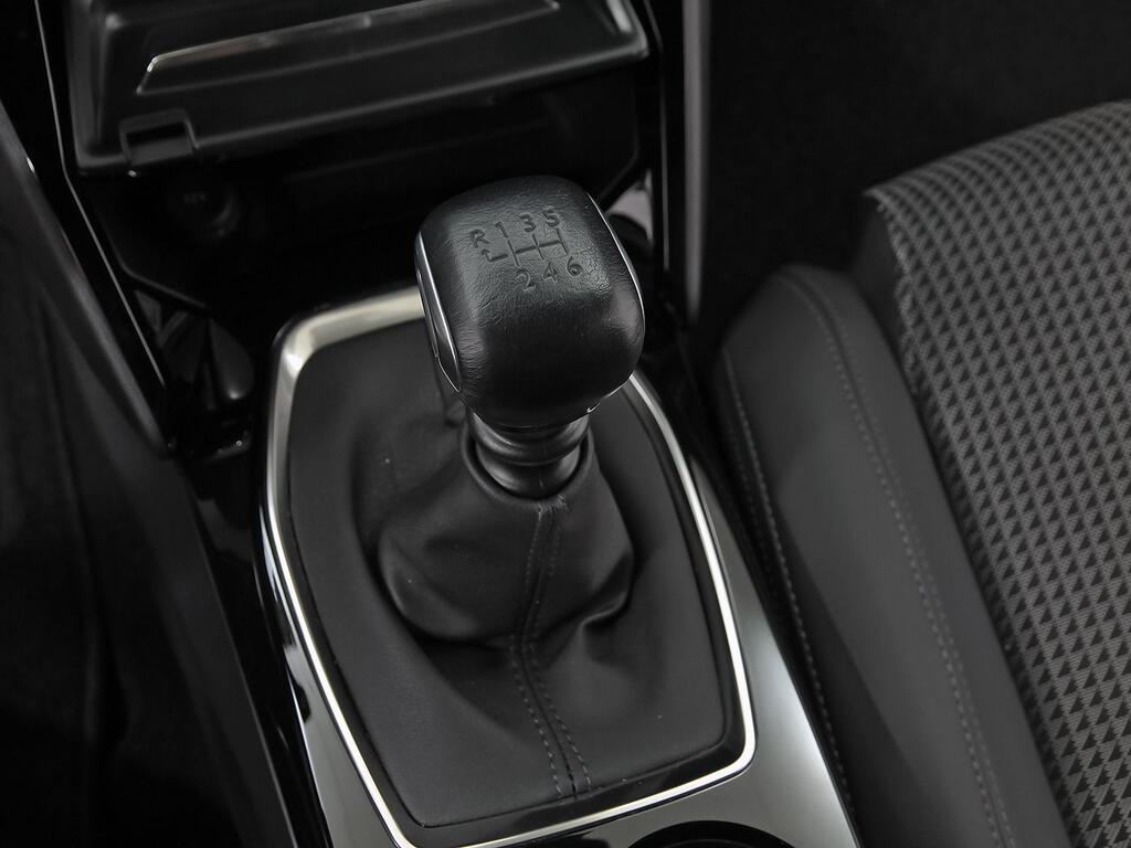 Peugeot 2008 GT Puretech 130 S&S 6 Vel. MAN 31