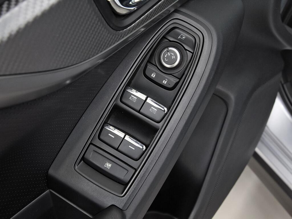 Subaru XV 2.0i Hybrid CVT Executive Plus 13