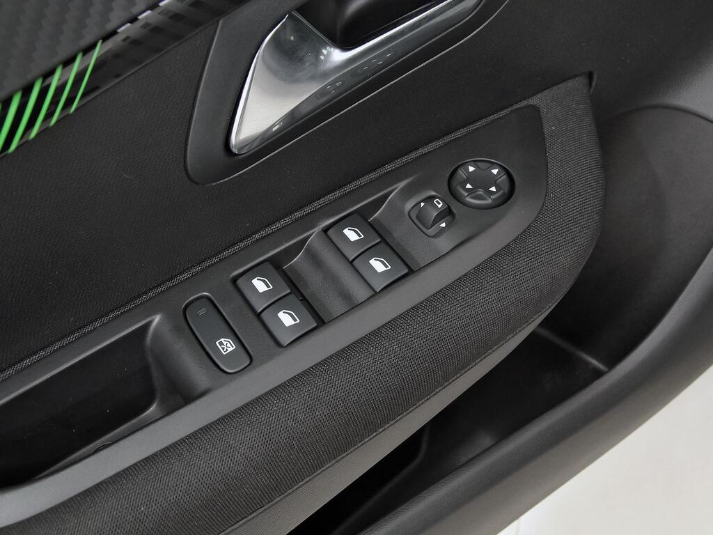 Peugeot 208 Active Puretech 100 13