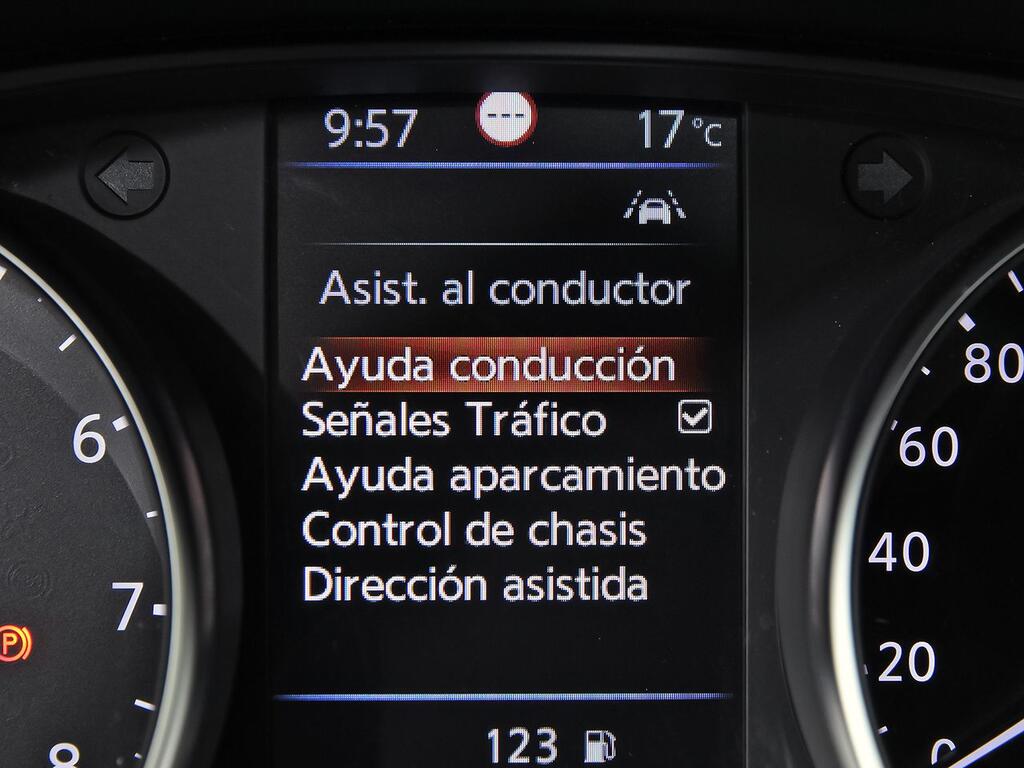 Nissan Qashqai DIG-T 103 kW (140 CV) E6D N-CONNECTA 19