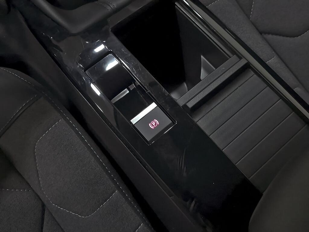 Citroën C4 PureTech 130 S&S 6v Plus 27