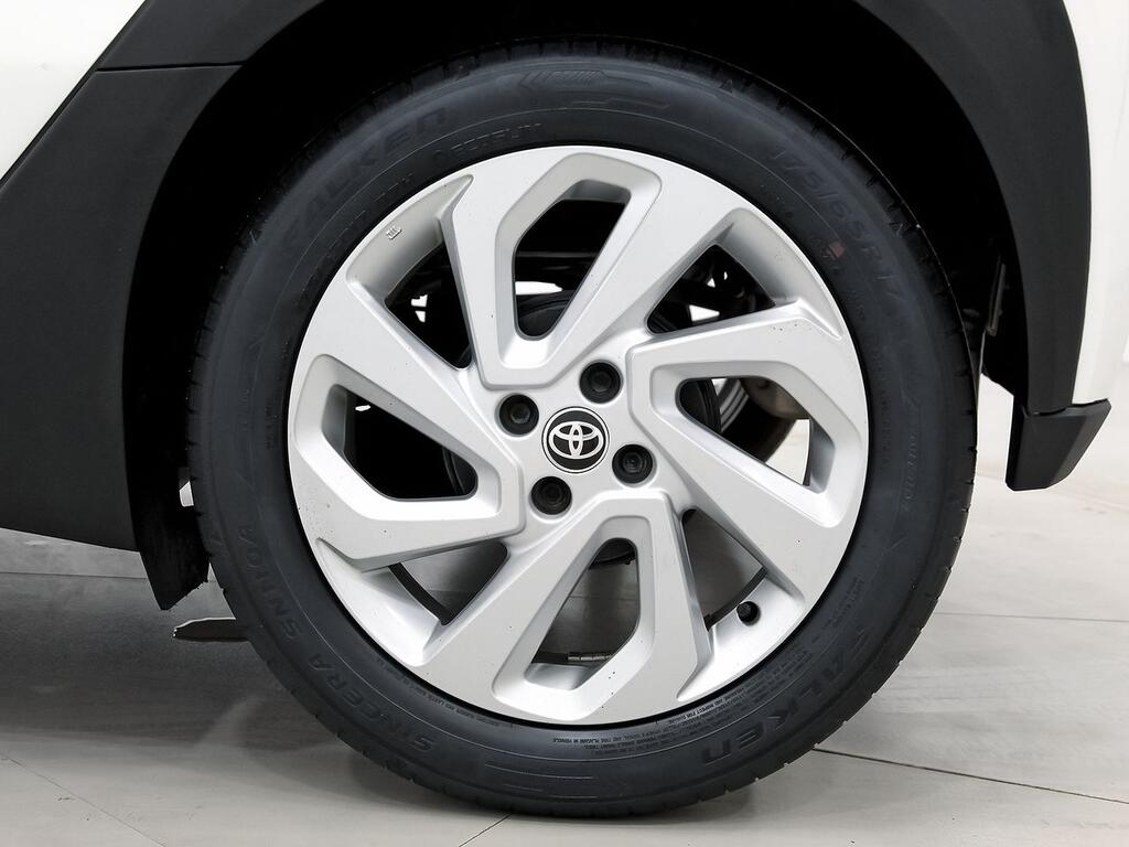 Toyota Aygo X Cross 1.0 VVT-I 72CV Play 10