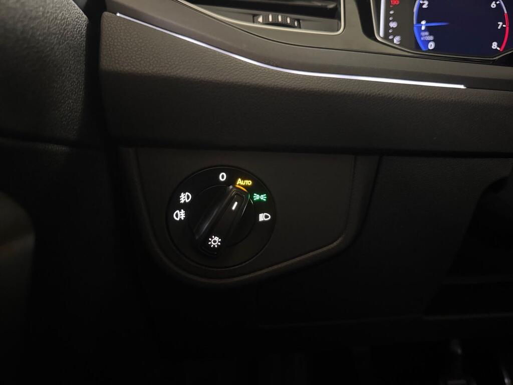 Volkswagen Taigo R-Line 1.0 TSI 81kW (110CV) 13