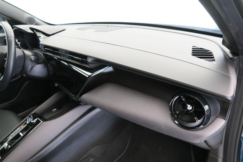 Alfa Romeo Junior Elettrica Speciale 115kW (156CV) 17