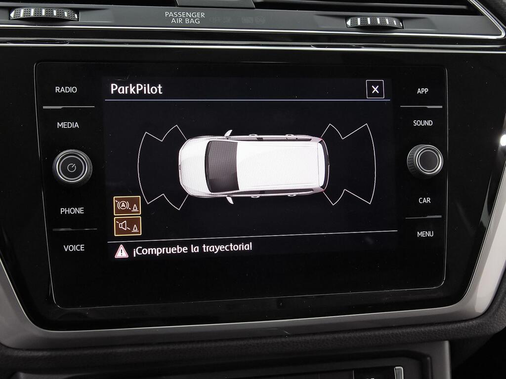 Volkswagen Touran Business 1.0 TSI 85kW (115CV) 26