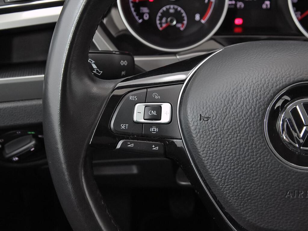 Volkswagen Touran Business 1.0 TSI 85kW (115CV) 21