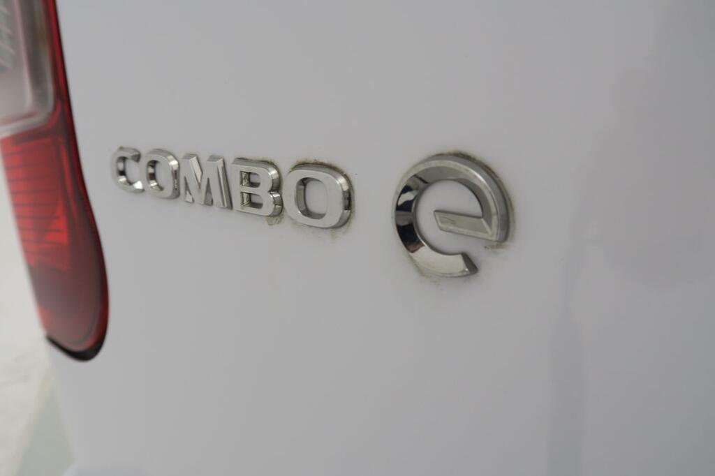 Opel Combo Cargo E-COMBO FURGON BEV (50KWH) 136CV) 19